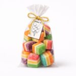 Žele bombone trobojne kockice kao slatka dekoracija